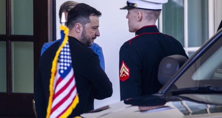 Volodimir Zelenski se retira de la Casa Blanca en Washington