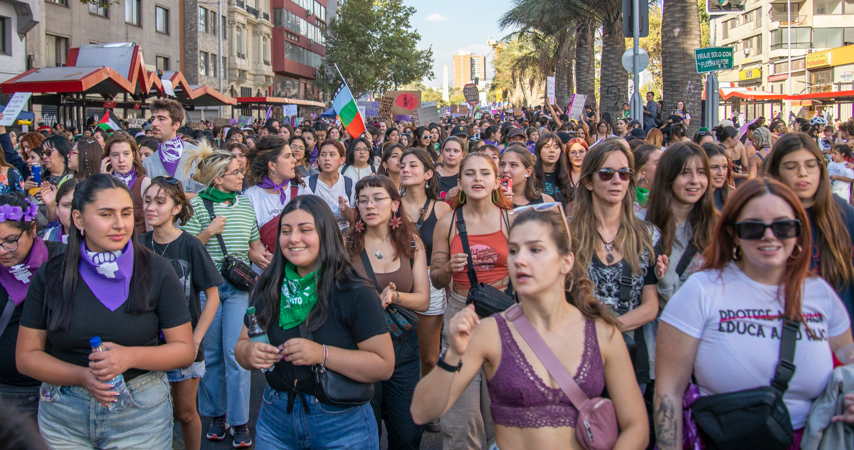8M 2025: a qué hora y dónde son los desvíos de tránsito por la marcha del Día de la Mujer en Santiago