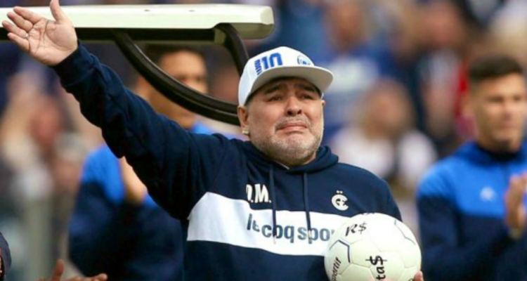 Abogado de las hijas de Maradona apunta contra los médicos del ’10’.