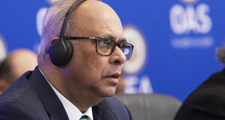 Albert Ramdin, ministro de Exteriores de Surinam
