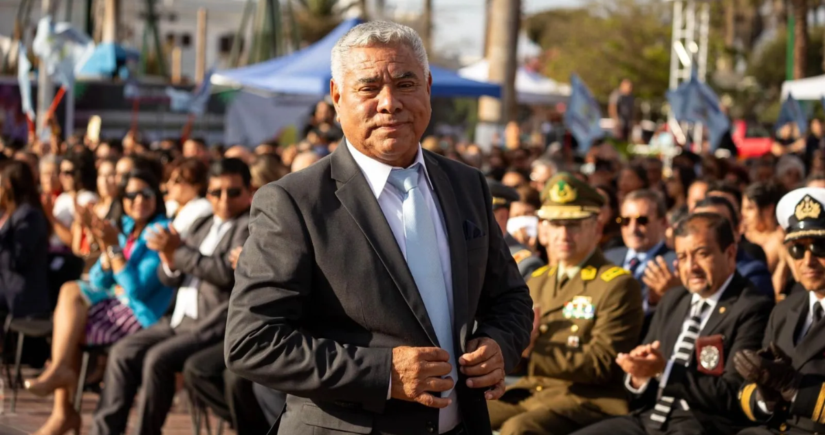 Alcalde de Arica, Orlando Vargas, es conectado a ventilación mecánica tras sufrir una neumonía
