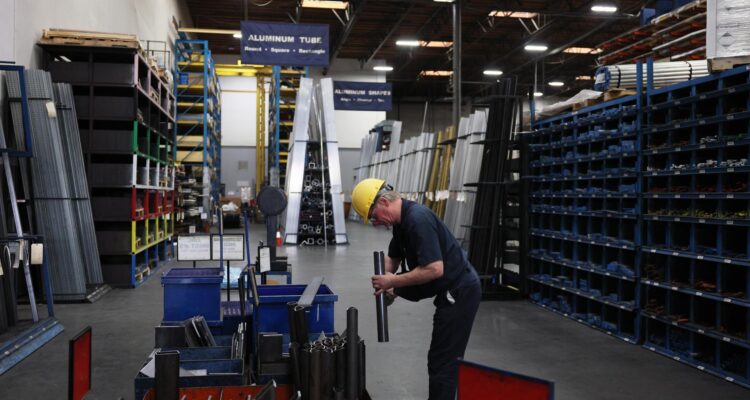 Unna empresa de suministro de metales en Burbank, California, EE. UU