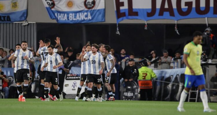 Argentina goleó a Brasil en Eliminatorias