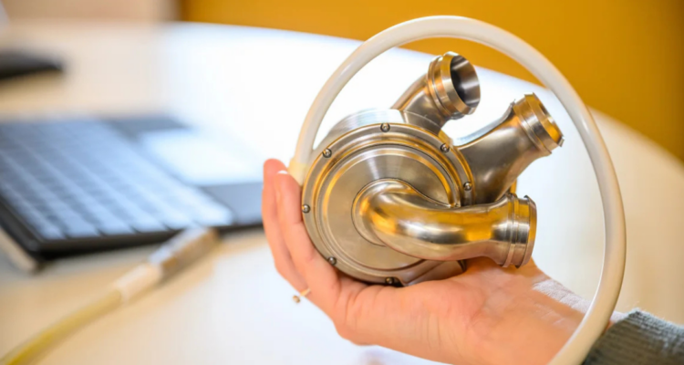 Australiano sobrevivió 100 días con un corazón artificial de titanio