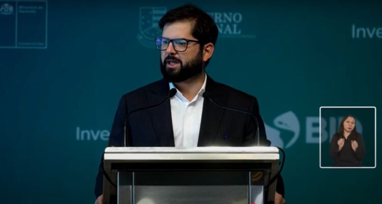 Boric por incendios en el sur: “Sepan que he instruido que todo el gobierno esté desplegado”