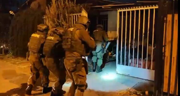Cae banda que traficaba drogas en la RM: 9 detenidos e incautación de diversas drogas y armas