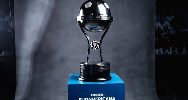 Cuál es el calendario y fechas de partidos de Copa Sudamericana 2025 en la fase de grupos y qué rivales tienen los equipos chilenos.