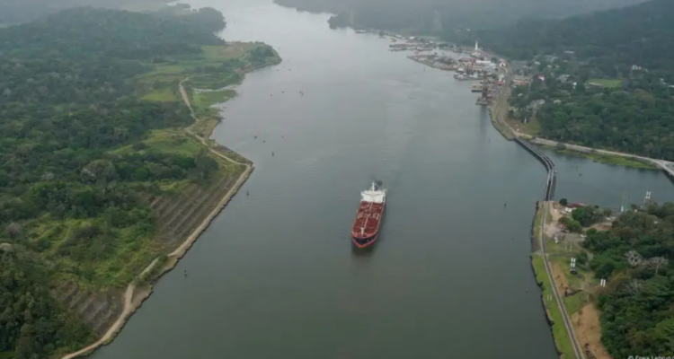 En el Canal de Panamá no temen a Trump y analizan construir gasoducto de 80 kilómetros