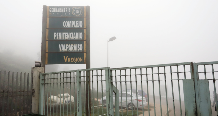 Frontis de la cárcel de Valparaíso por plaga de ratones