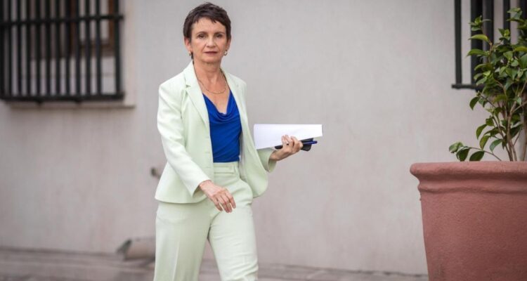 Republicanos por Tohá: “Debiese retirarse de la política por todo el daño que le ha hecho a Chile”