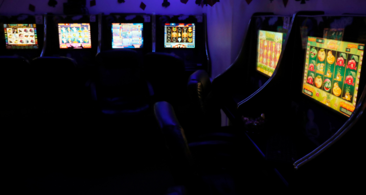 Interior de casinos ilegales por investigación de Fiscalía contra ciudadanos chinos en Temuco