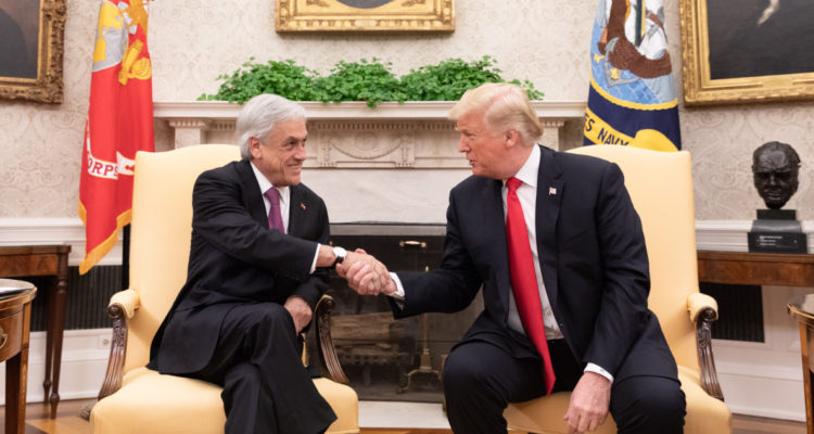Donald Trump adelantó su estrategia para frenar el declive de EE.UU y dejar de financiar a Europa
