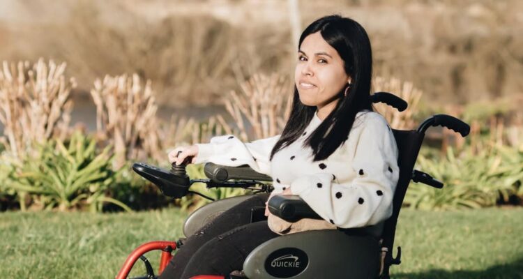 Corte acoge recurso de concejala en silla de ruedas de Osorno: se le habilitará oficina provisoria