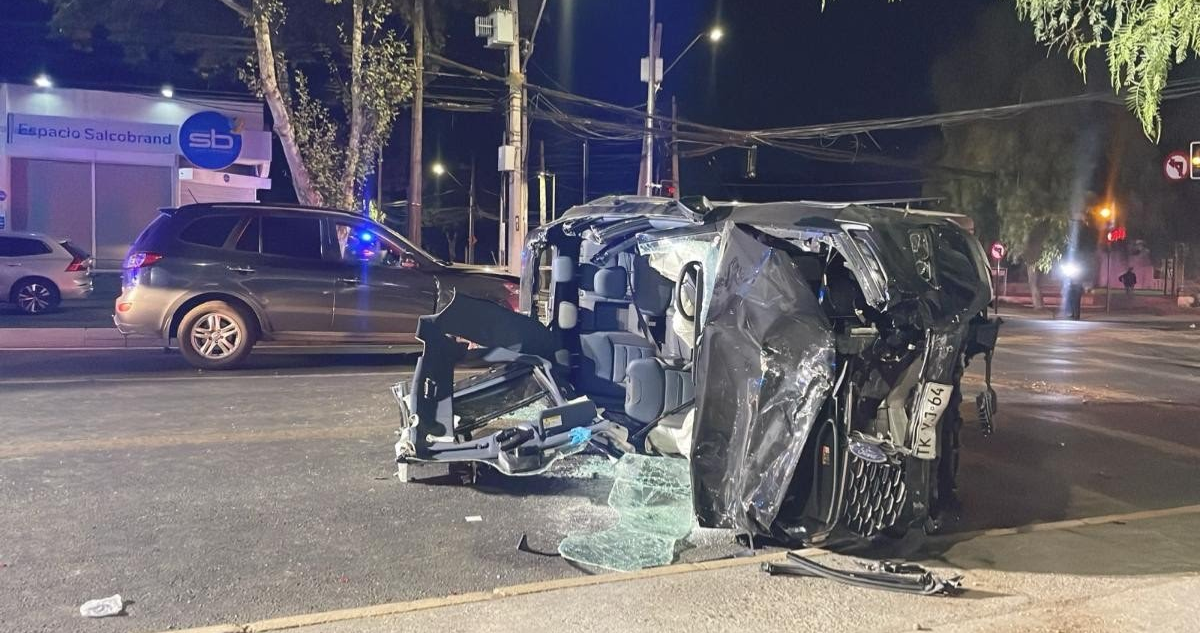 Conductor ebrio provoca grave choque múltiple en Las Condes