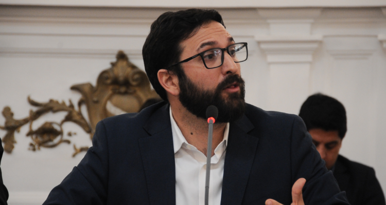 Mellado anuncia que buscarán sanción a Crispi por eludir preguntas en CEI del caso Monsalve