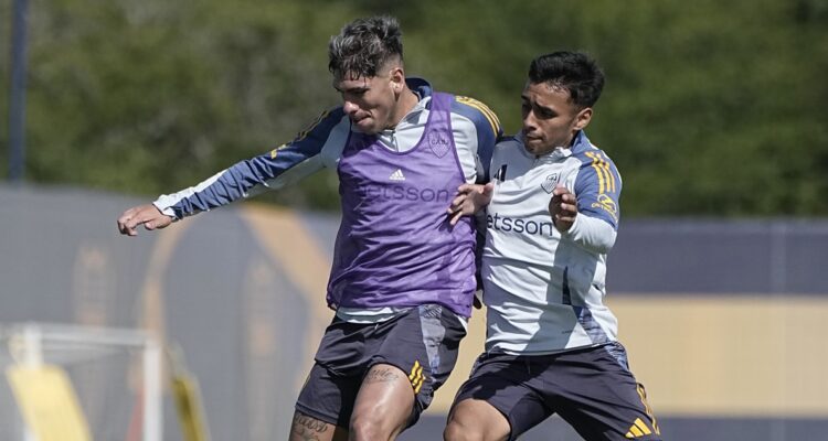 Carlos Palacios habría perdido apoyo al interior de Boca Juniors.