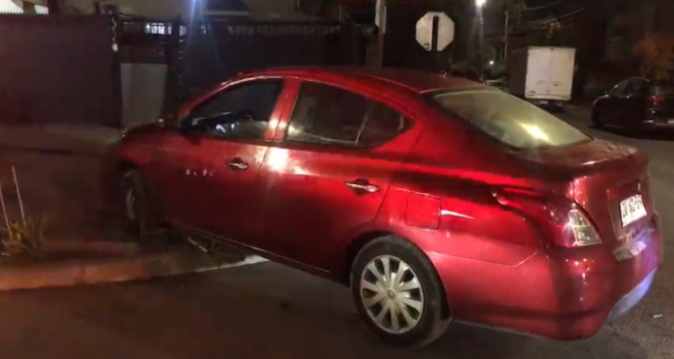 Tres detenidos luego de persecución en Maipú: sujetos chocaron contra una casa