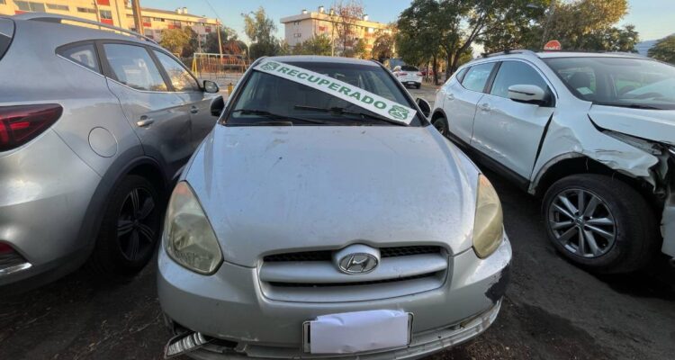 Detienen a sujeto que llegó apuñalado a Cesfam de La Florida: mantenía auto robado