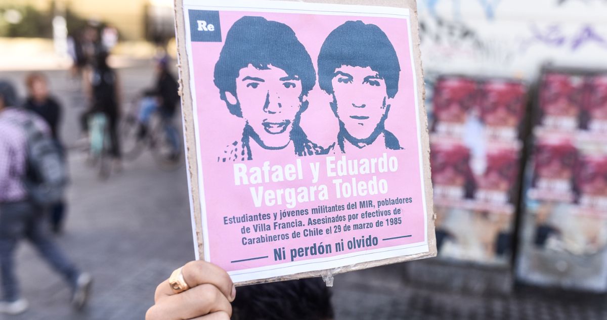 Cuándo es el Día del Joven Combatiente en Chile, por qué se conmemora cada 29 de marzo por un asesinato en Villa Francia de dos hermanos.