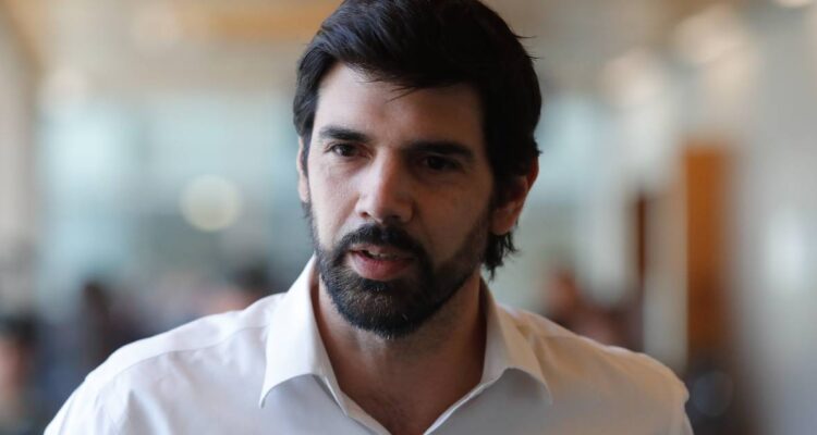 Diputado Joaquín Lavín es “invitado” a declarar en investigación en su contra por fraude al fisco