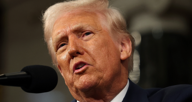 Trump usa ley de la Revolución Americana para deportar de inmediato a integrantes del Tren de Aragua