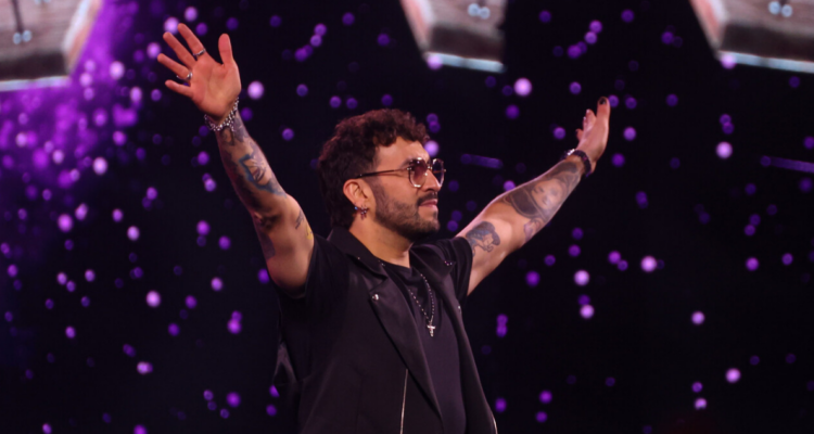 Fotografía de Edo Caroe en el Festival de Viña 2025