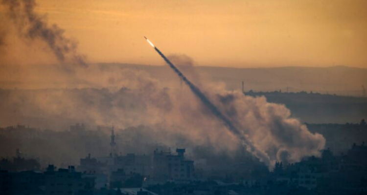Hamás ataque Israel con misiles por primera vez desde el inicio del alto al fuego