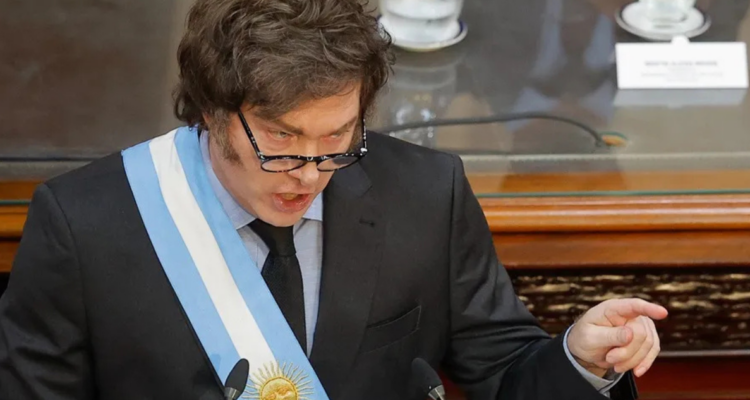 El Gobierno de Milei busca implementar botón para silenciar a periodistas en la Casa Rosada