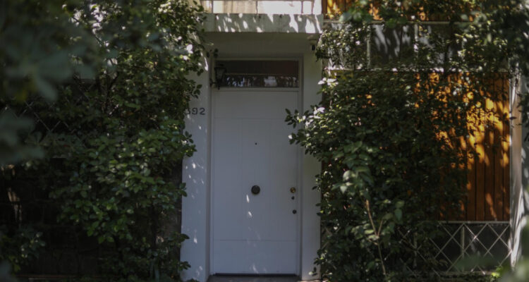 Asesor egresado de derecho revisó decretos para concretar fallida compra de casa de Allende