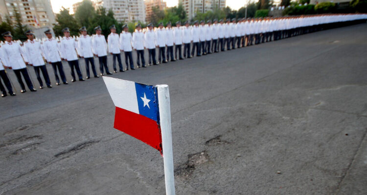 Ejército reconoce “problemas administrativos” pero descarta fraude tras duro informe de Contraloría