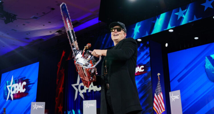 ¿La “motosierra” de Elon Musk? Despidos en EEUU durante febrero marcaron su mayor nivel desde 2020