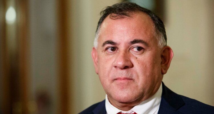 Vicepresidente de la Cámara acusa que intentos de censura contra Cariola son por ser militante del PC