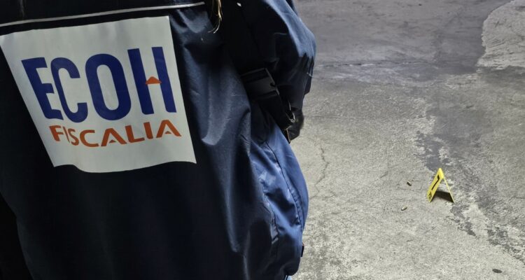 Hombre es asesinado a tiros en los estacionamientos subterráneos de su edificio en Santiago