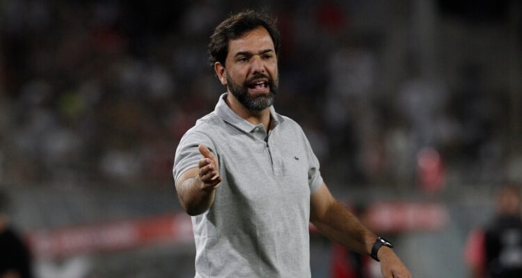 Gustavo Leal fue despedido de Everton.