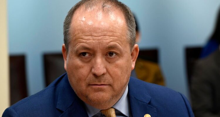 Por filtraciones: diputados estarían evaluando ir a la Suprema para pedir remoción del fiscal nacional