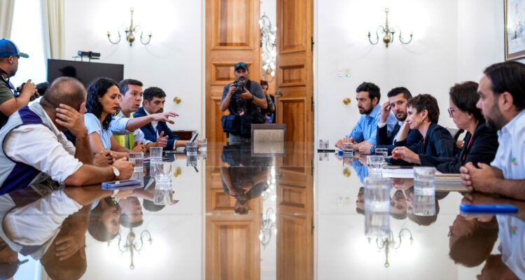 Gobierno compromete sumar urgencia a Ley de Seguridad Municipal tras reunión con alcaldes de la RM