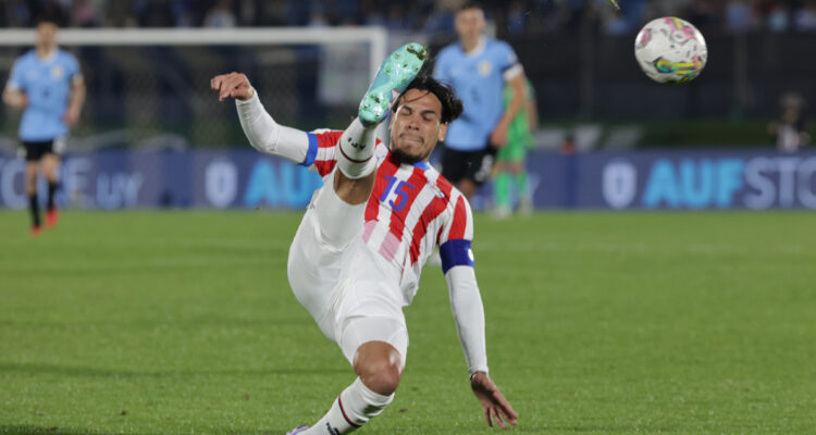 Paraguay afrontará Eliminatorias sin su ’patrón’: Gustavo Gómez se lesiona y no estará ante La Roja