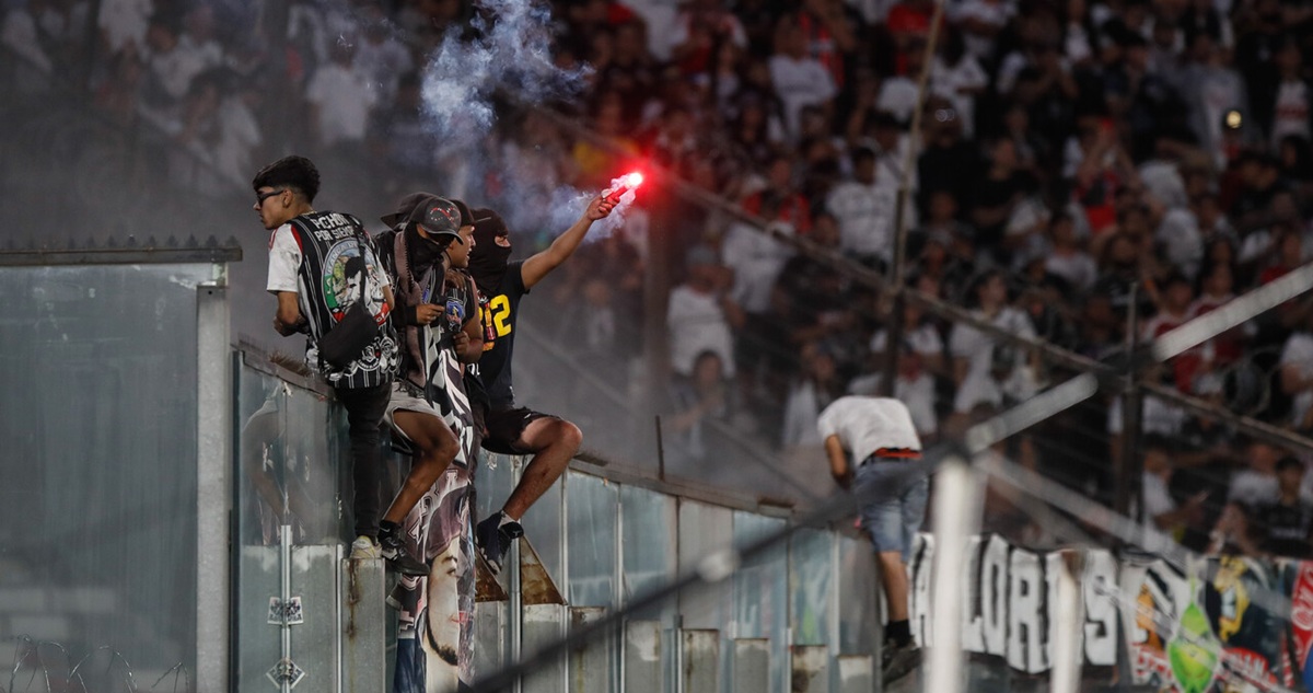 Hincha de Colo Colo se accidentó en el estadio Monumental.