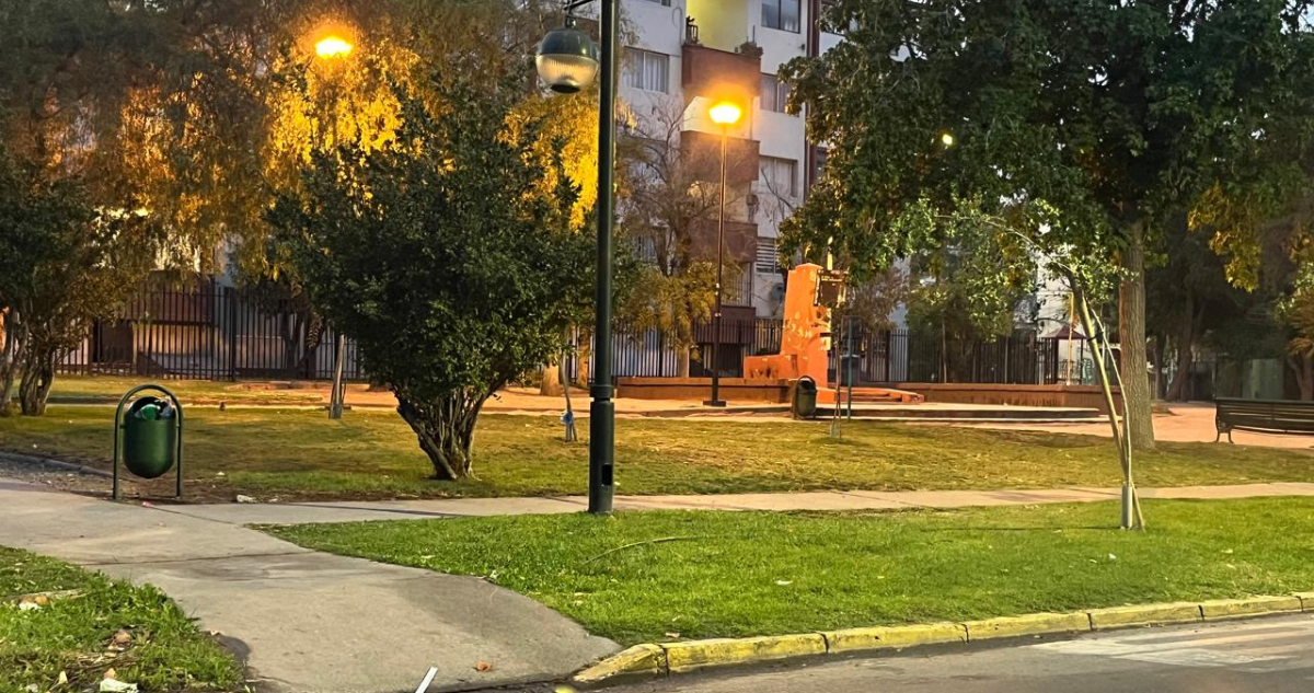 Hombre es asesinado tras pelea en una plaza de Ñuñoa fue apuñalado