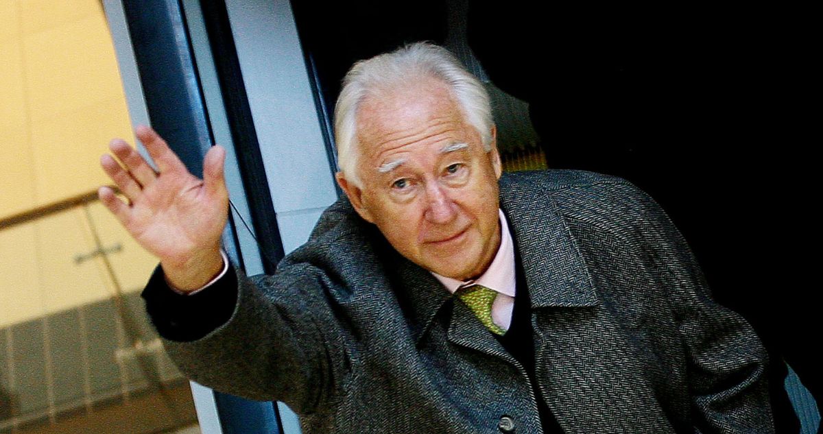 Quién fue Horst Paulmann fallecido empresario dueño de Cencosud, paris, Costanera Center Jumbo de los más ricos del mundo y Chile.