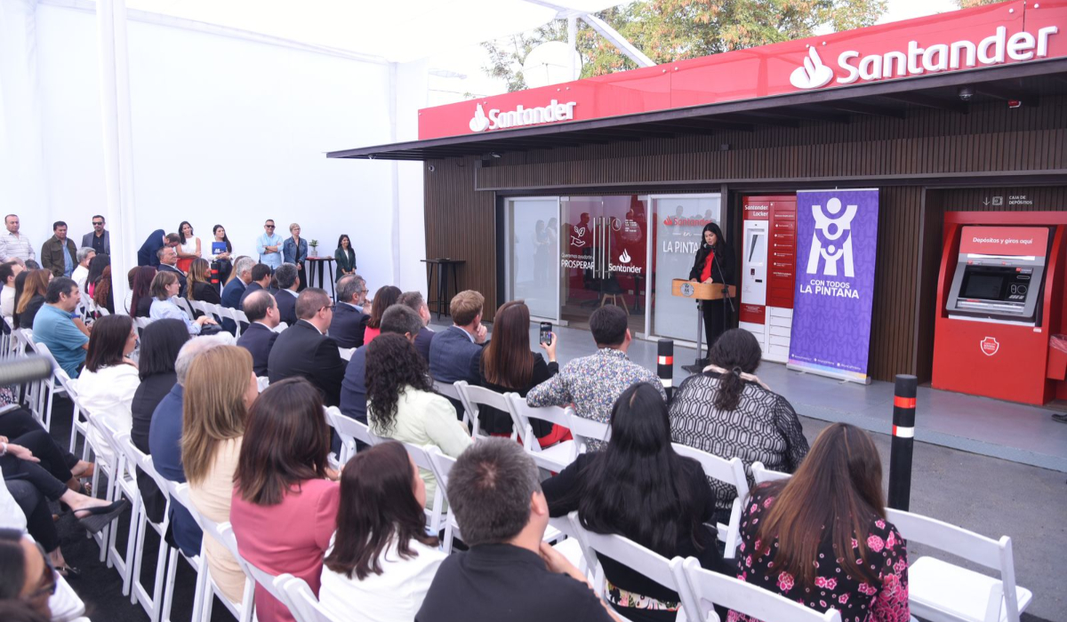 Inauguración de Banco Santander en La Pintana