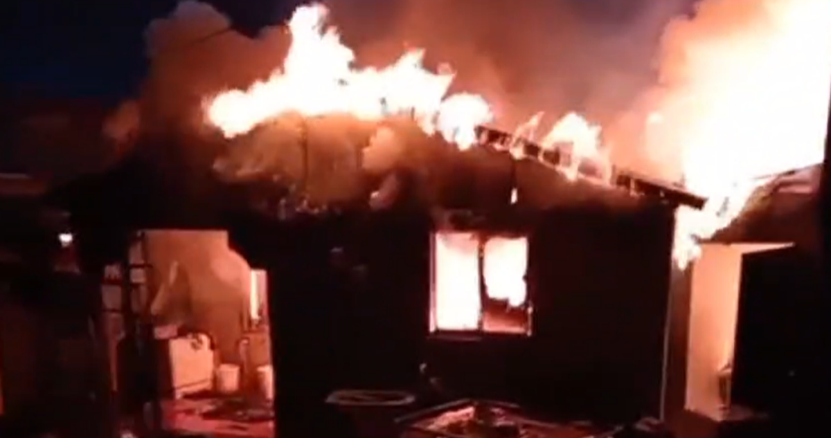 Cuatro muertos deja incendio en campamento de Cerrillos: dos son niños