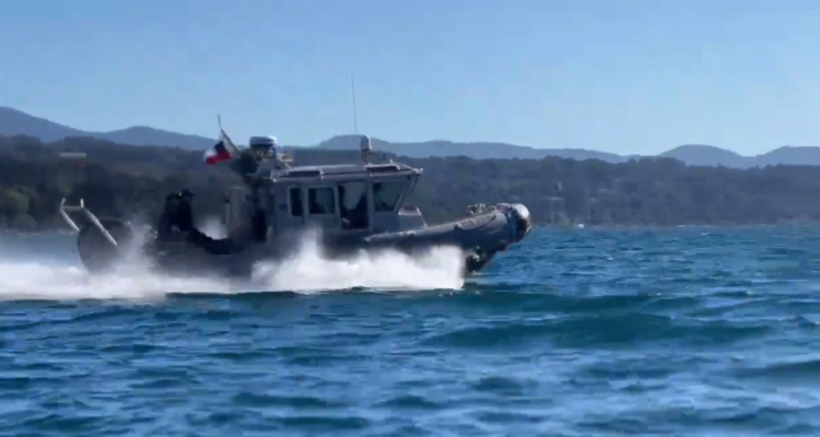 A más de un mes de su desaparición: Padre de kayakista pide sonar para rastrear Lago Villarrica