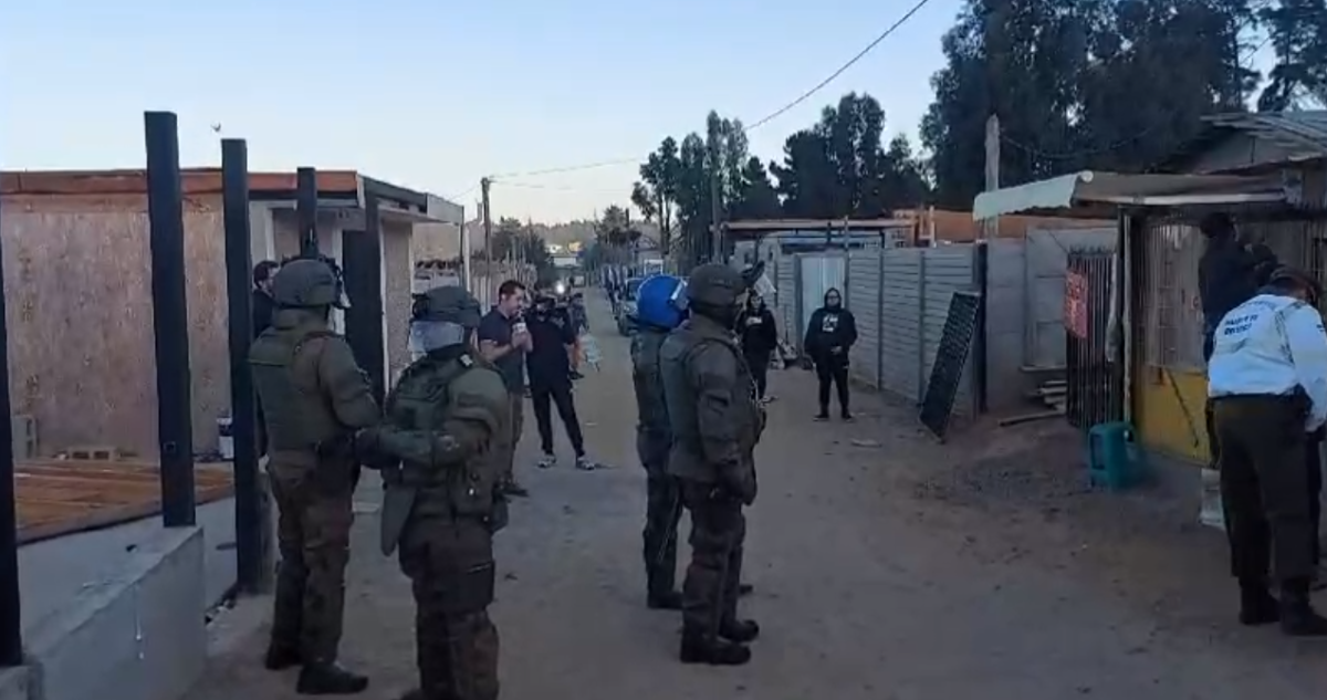 Desalojan toma Lajarilla en Viña del Mar tras intentos de vecinos para frenar medida