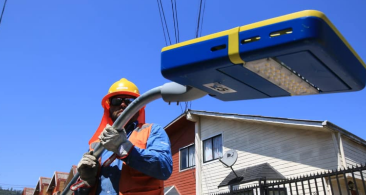 Contraloría detecta irregularidades en licitación de empresa que instaló luminaria led en Concepción