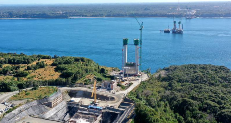 Denuncian que manager coreano golpeó, lanzó al suelo y redujo a supervisor chileno del Puente Chacao