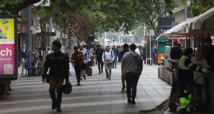 El inglés, la barrera invisible que podría estar frenando el éxito profesional de los chilenos