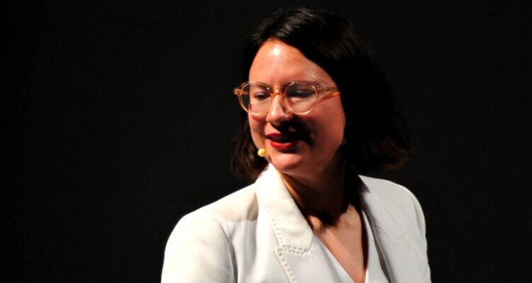 Irací Hassler afirma que filtración de sus chats busca “un daño político” y debilita a instituciones