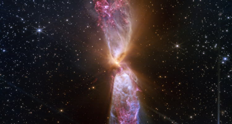 Fotografía capturada por el telescopio Jamess Webb de un sistema solar en plena formación