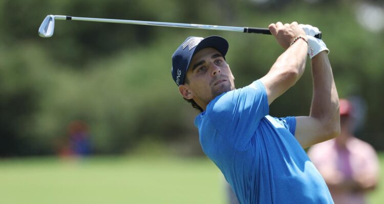 Joaquín Niemann pasó a liderar el LIV Golf de Singapur.